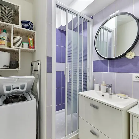 Апартаменты Mya's Family - Joli 100m De La