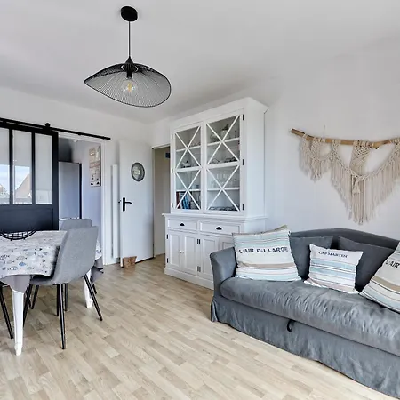 Mya's Family - Joli 100m De La * Вилле-сюр-Мер